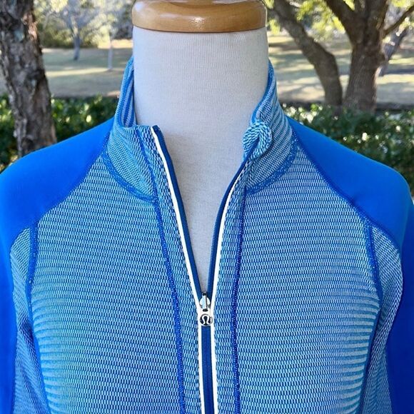 Lululemon Run:  Pique U-Turn Pullover | Beaming Blue - Picture 3 of 7